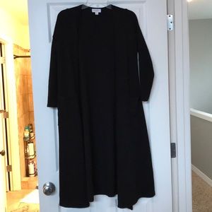 🦄🖤🦄 UC- solid Black LuLaRoe Sarah